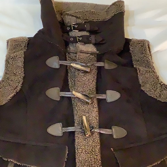 Vintage Neiman Marcus Brown Suede Modacrylic Toggle Closures, Large - Picture 9 of 11